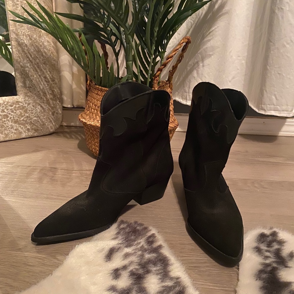 Black Cowbot Boots